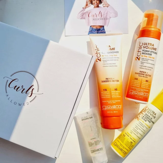 ✨️ April Curl Box Reveal ✨️

Refresh your #curlyhairroutine for ☀️ Spring with our latest collection, which includes 4 juicy 💦 hair products from giovannicosmetics in a convenient box delivered to your doorstep. 🎁

Not only will this range leave your curls and waves voluminous, vibrant and bouncy, but gorgeously fragranced too, enriched with  tropical notes of Pineapple, Papaya and Tangerine Butter. 🍍🍊

WHAT'S INCLUDED IN THE BOX:

✅️ Cowash and add hydration in one with giovannicosmetics Ultra Volume Conditioner 💦
✅️ Lock in moisture and prep curls for styling with @giovannicosmetics Styling Elixir 🌸
✅️ Boost volume and add lift while Defining curls with @giovannicosmetics Styling Foam 🧡
✅️ Create a Gel cast with the ultimate hold for all day definition and texture with @giovannicosmetics LA Hold Styling Gel

Wash and go, frizz fighting, curl defining, shine enhancing and ample lift and body.... Your curls will thank you. Get your April Box now 👏🏽😉💕